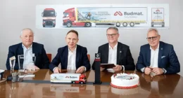 Rekordowy kontrakt Budmat Transport zamawia 102 nowe ciągniki siodłowe Renault Trucks T
